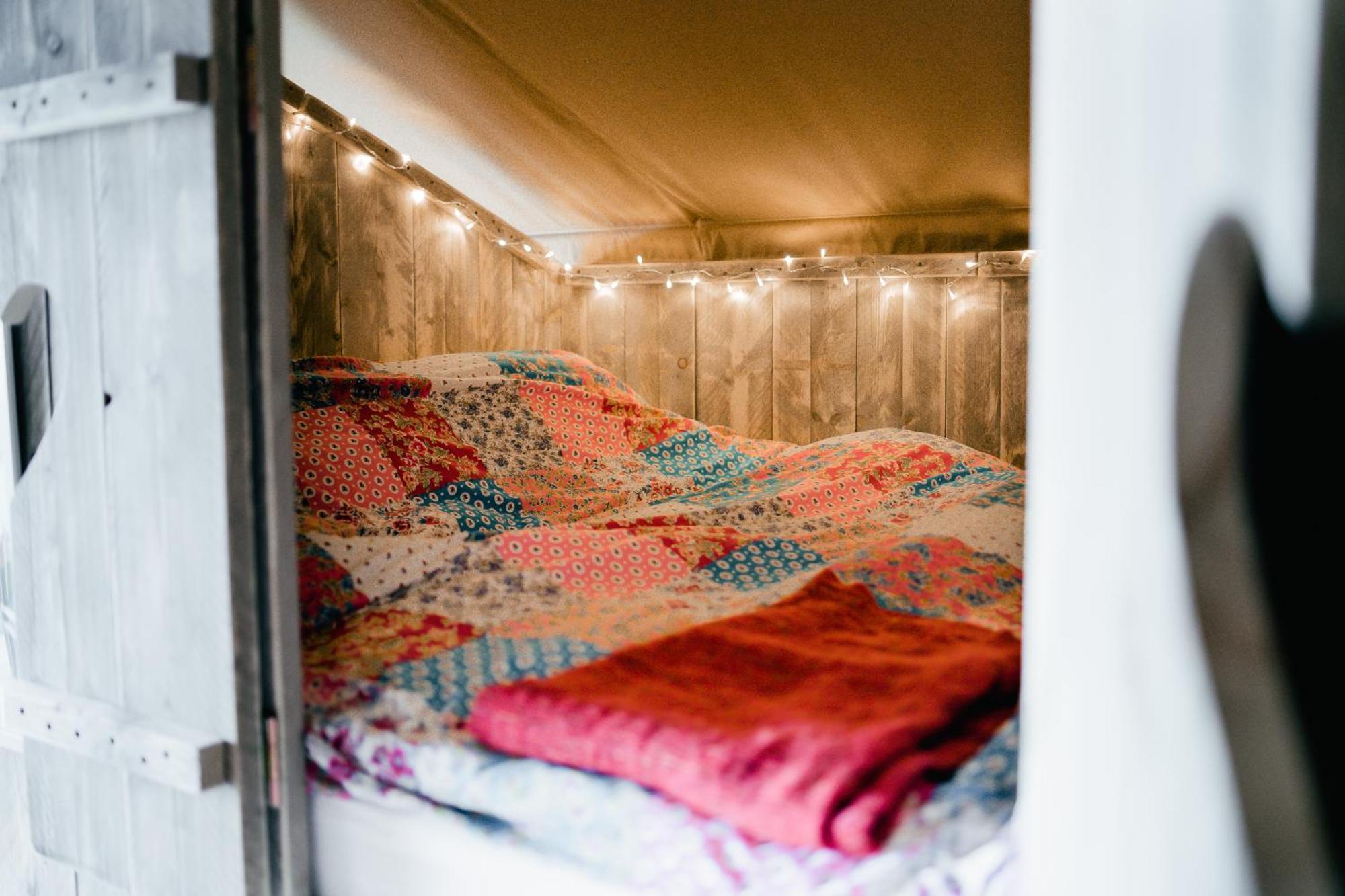 Under The Oak Glamping Hotel Caerphilly Exterior foto