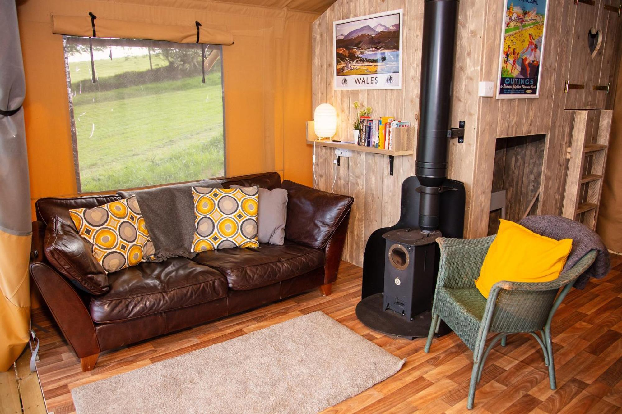 Under The Oak Glamping Hotel Caerphilly Exterior foto