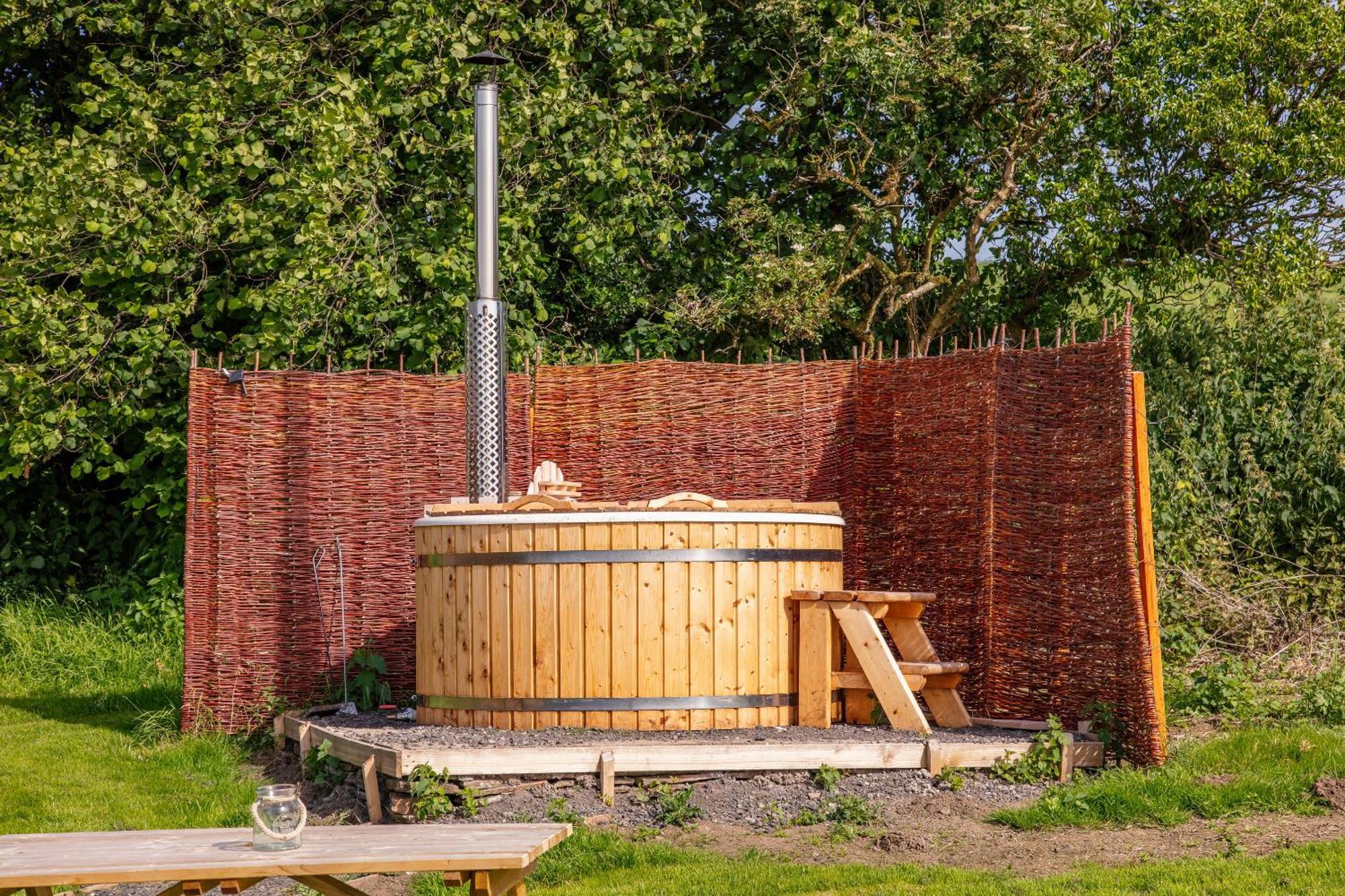 Under The Oak Glamping Hotel Caerphilly Exterior foto