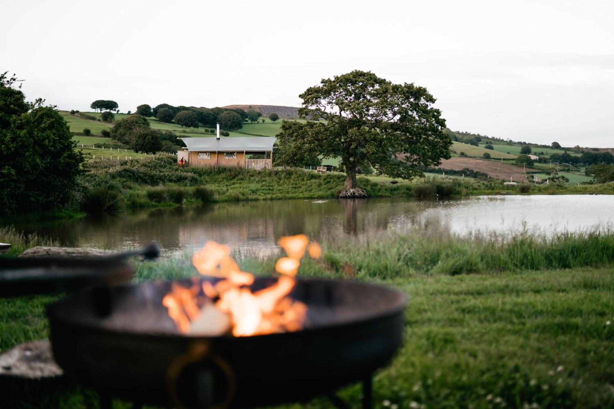 Under The Oak Glamping Hotel Caerphilly Exterior foto